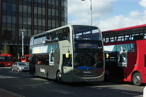 208 Sn11bvo Reading Buses Reading Railway Stn 14th Septem Flickr