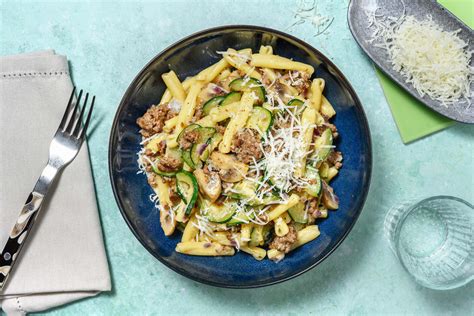 Romige ragù bianco met rundergehakt en penne Recept HelloFresh