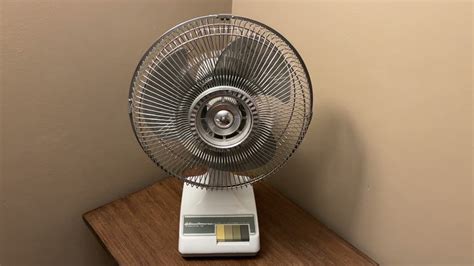 1990s Windmere Nr 12 Oscillating Table Fan Youtube