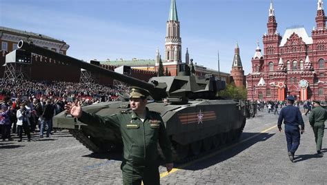 T Armata Putin Zeigt Seinen Wunderpanzer Panzer Erster