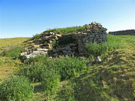 Old Lime Kiln By Flushiemere Beck Mike Quinn Cc By Sa Geograph