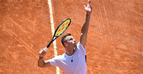 Tennis Atp Tournoi De Rome Fucsovics Bat De Minaur Tennis