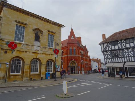 Shakespeare Birthplace Trust Adventure Walking In The Bards Footsteps