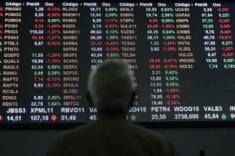 Ibovespa reduz perda e cai a 130 3 mil pontos após eleições americanas