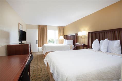 Days Inn by Wyndham Daytona Beach Speedway | Daytona Beach, FL Hotels