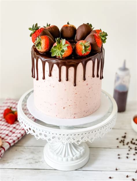 25 Chocolate Covered Strawberry Cake Coralebana