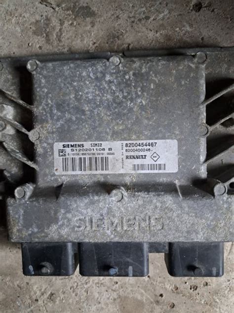 MOTORNI RAČUNALNIK ECU Renault Clio 1 2 SIM32