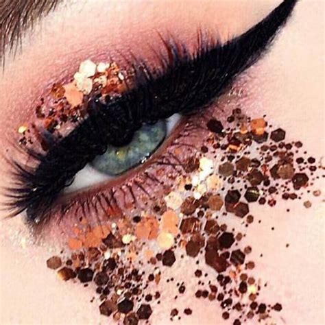 Ideas How To Use A Gold Glitter In Makeup ★ See More Gold Glitter Glitter