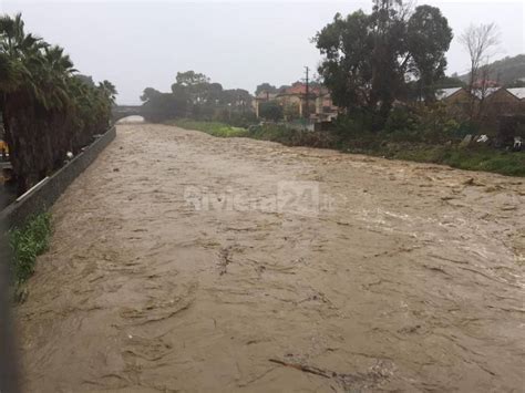 Sanremo Evacuate Ditte In Valle Armea Per L Esondazione Del Torrente