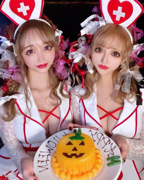 真優川咲さんのインスタグラム写真 真優川咲instagram「🎃🧡👻🏥 ️ パンプキンのケーキ😍 めっちゃ可愛くて