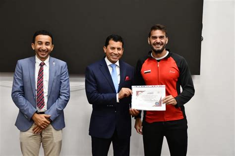 وزير الرياضة يُكرم لاعبي منتخب مصر للبادل بعد التأهل لنهائيات بطولة