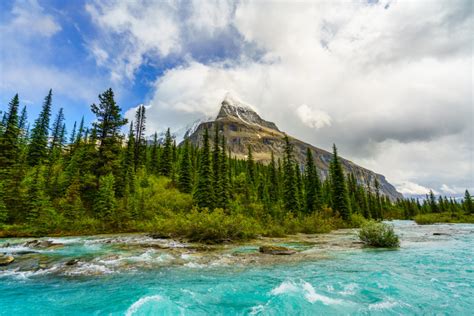 Berg Lake Trail – Planets Backyard - We travel around the world