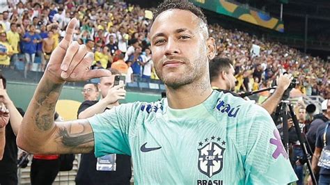 Neymar processa Luana Piovani por difamação