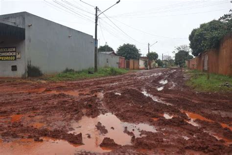 Mesmo Lama Na Porta De Casa Moradores Aprovam Avan O De Obra