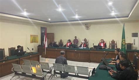 Tak Terbukti Korupsi Perizinan Alfamidi Sekda Kota Kendari Divonis