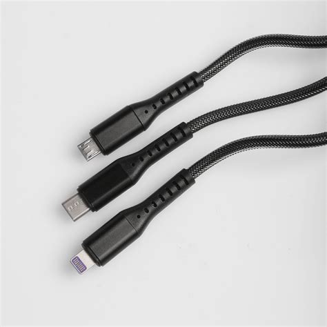 Kabel za punjenje i sinkronizaciju podataka 1 5m s tri priključka USB