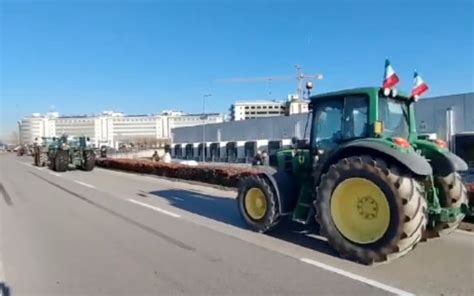 La Marcia Dei Trattori Anche Nel Veronese Agricoltori Autonomi In