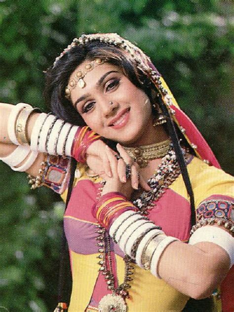 Beautiful Meenakshi Seshadri Hd Wallpaper All 4u Stars Wallpaper