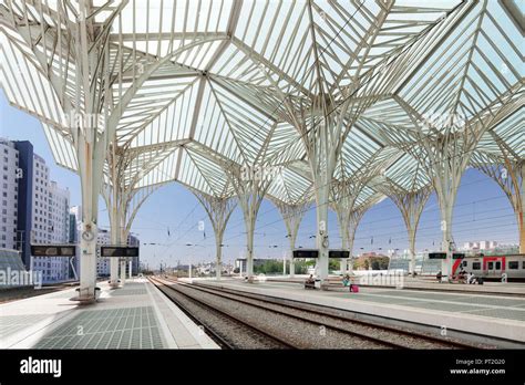 Der Bahnhof Gare Do Oriente Architekt Santiago Calatrava Lissabon