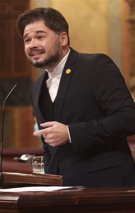 Rufián escucha la propuesta de Ayuso para que haya más naturaleza y