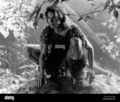 Legend 1985 tom cruise hi-res stock photography and images - Alamy