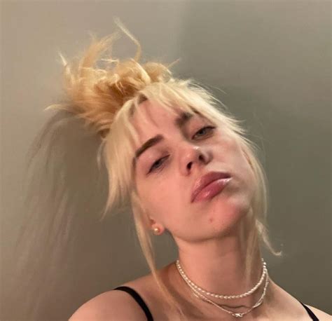 Descubra 8 Curiosidades Sobre A Cantora Billie Eilish Jetss