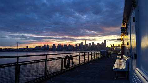 How the Milwaukee road conditions are impacting the morning commute 18