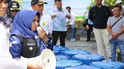 Bank Sampah Di Tanjungpinang Terima Bantuan Tong Dan Seragam