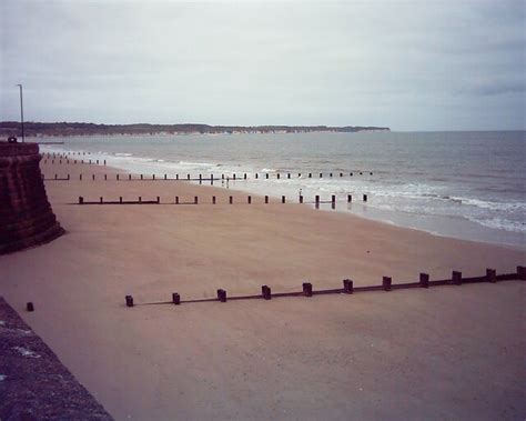 Beach Groynes And Sea Wall © Jthomas Cc By Sa20 Geograph Britain