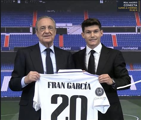 Fran García Presentado Por El Real Madrid Muestra Su Nuevo Dorsal