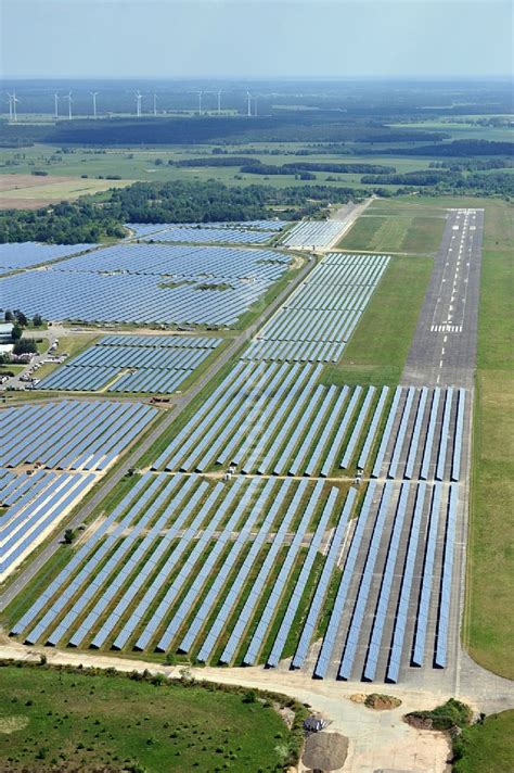 Luftbild Falkenberg Elster Solarpark Lönnewitz auf dem Flugplatz