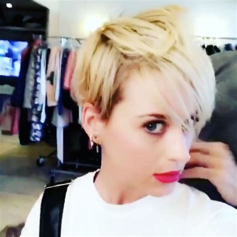Katy Perry Short Hair Blonde Pixie Crop Glamour UK