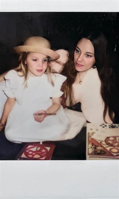 5 Photos that prove Angelina Jolie looks just like her mom