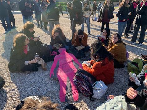 25 Novembre Corteo A Roma Contro La Violenza Sulle Donne Siamo Tutte