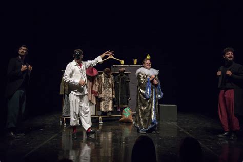 Il Vestito Nuovo Dellimperatore Lo Spettacolo Della Befana Teatro