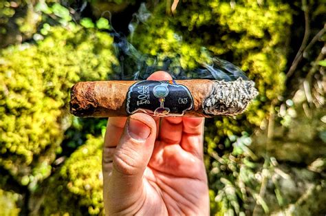 Graycliff Boss Of The Block Review Hard Hitting Habano Head Honcho