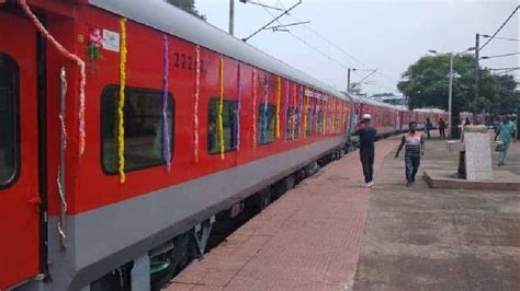 Puja Special Trains यूपी बिहार समेत कुल 4 राज्यों के लिए पूजा स्पेशल