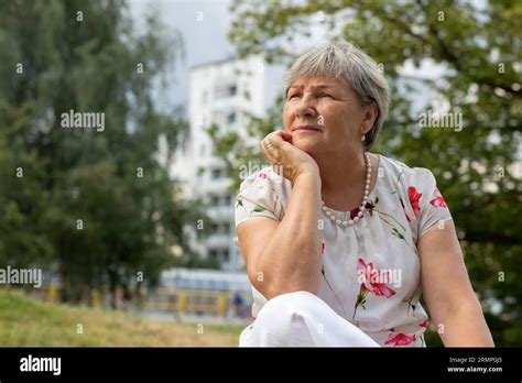 Beautiful Mature Woman 70 Hi Res Stock Photography And Images Alamy