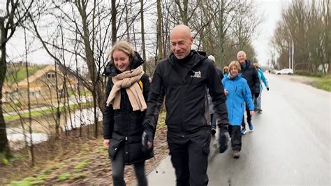 Een Wandelende Bootcamp Door De Broekpolder Kletsen Over De Week En