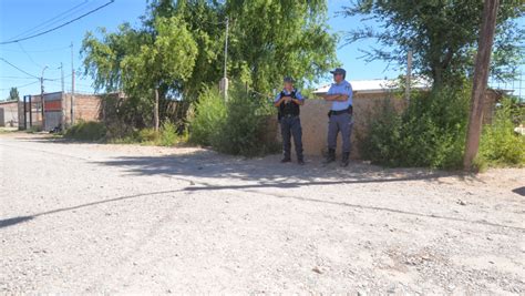 Violenta Pelea En Medio De La Calle Un Vecino Lleg Con Un Machete Y