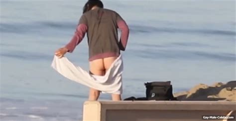 Keanu Reeves Ass Slip And Shirtless In Malibu Gay Male Celebs