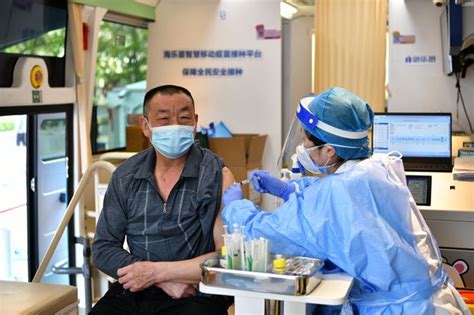 Chinas Covid 19 Vaccination Campaign Gets Off To Slow Start Wsj