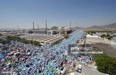 153 Namira Mosque Photos And High Res Pictures Getty Images