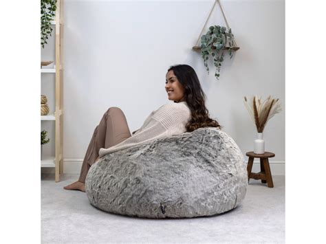 Pouf Classique En Fausse Fourrure Conforama