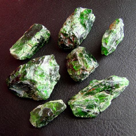 One Natural Raw Chrome Diopside 5 Grm