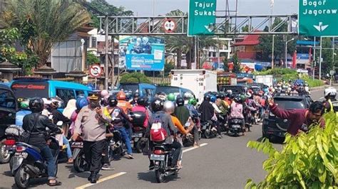 Antisipasi Kemacetan Ini Jadwal One Way Di Jalur Puncak Bogor Hari