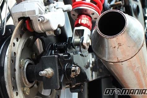 Ini Cara Mengatasi Knalpot Motor Kemasukan Air