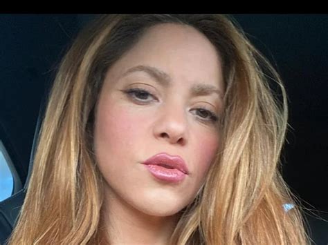 Mujer Se Disfrazó De Shakira En El Video De ‘monotonía Y La Cantante