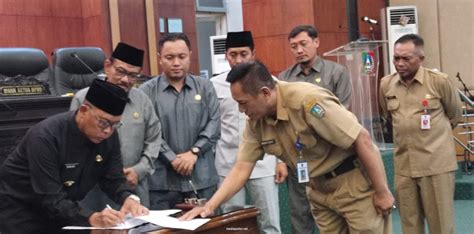 Semua Fraksi Dprd Jombang Setujui Apbd Tahun Sebesar Rp