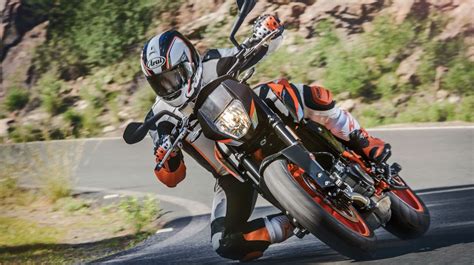 KTM 690 DUKE R (2016-Present) Specs, Performance & Photos - autoevolution